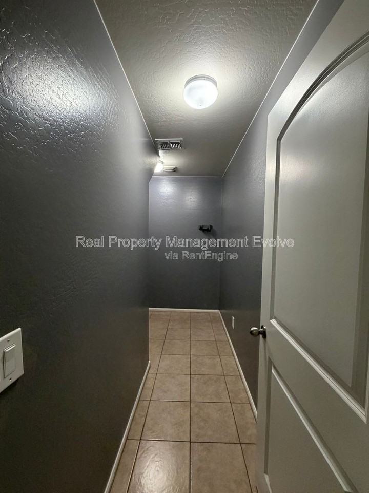 7724 W Pipestone Pl - Photo 4 of 25
