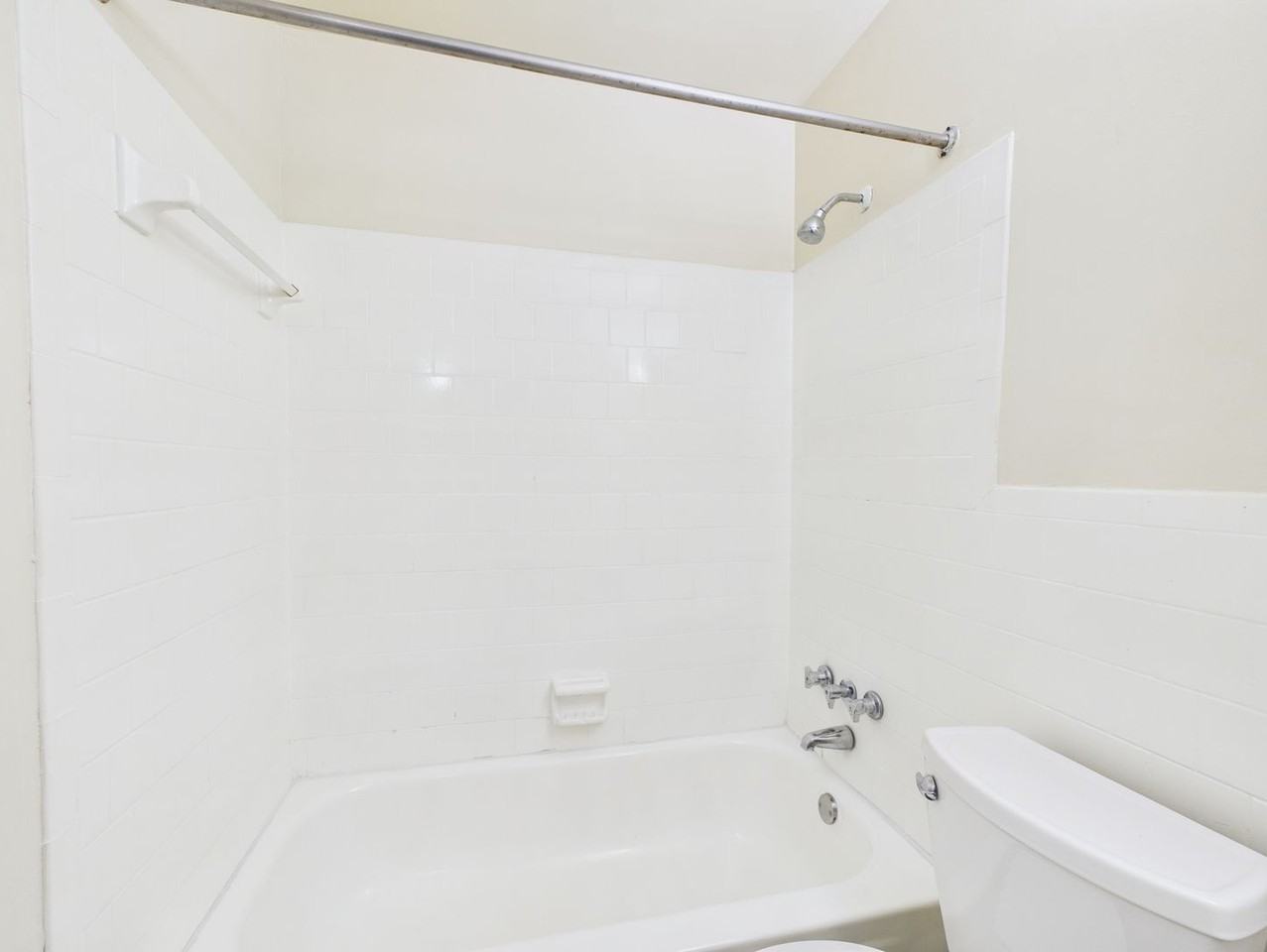 3202 Midlothian Tpke #3202D - Photo 7 of 9