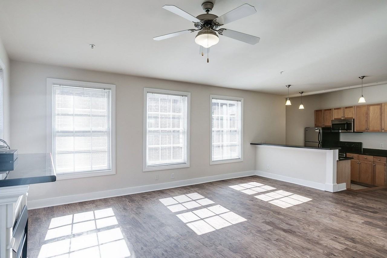 1321 1/2 E Main St #309 - Photo 4 of 20