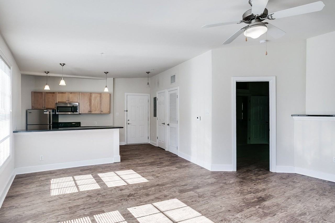 1321 1/2 E Main St #309 - Photo 5 of 20