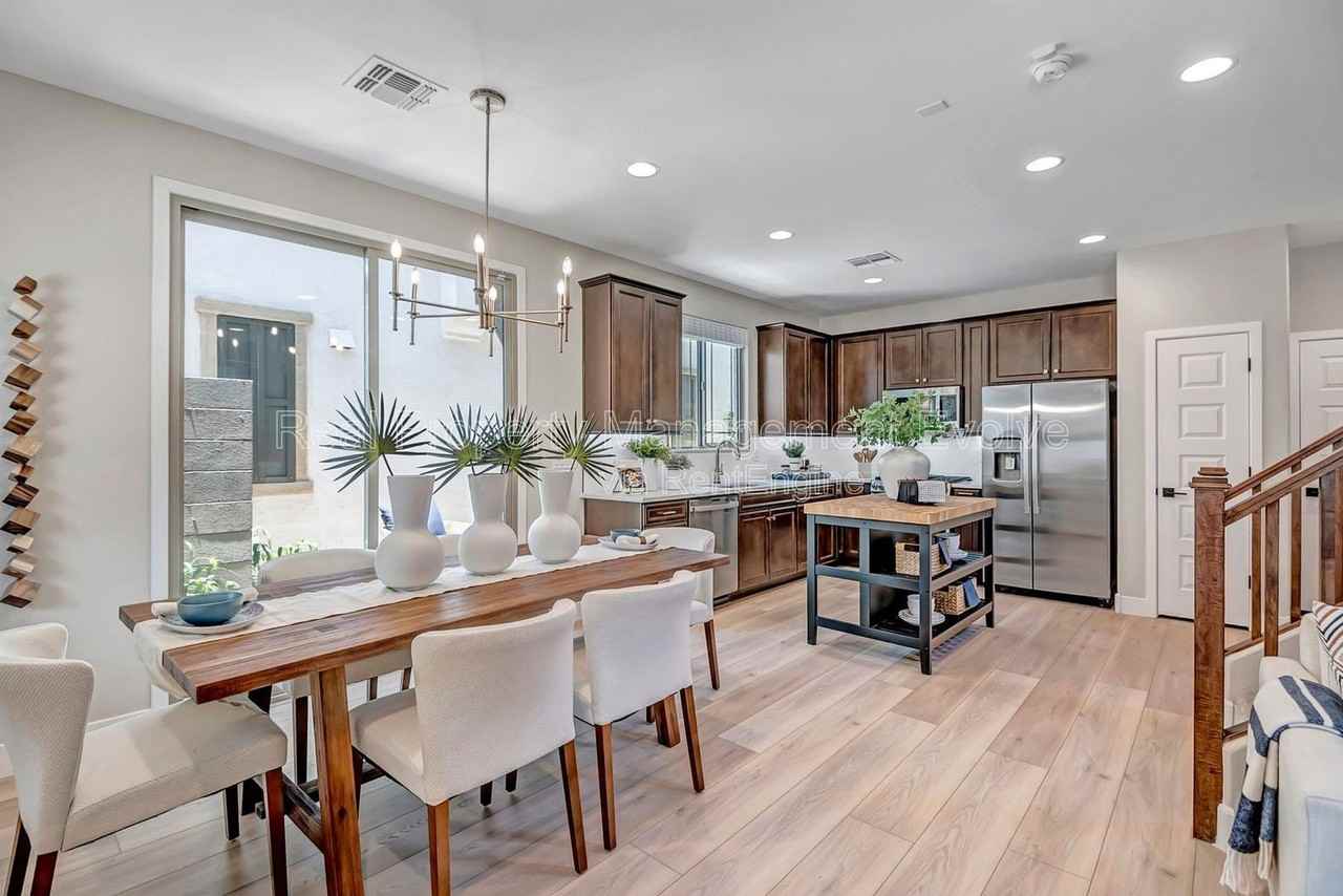 43256 N Hinoki St - Photo 2 of 12