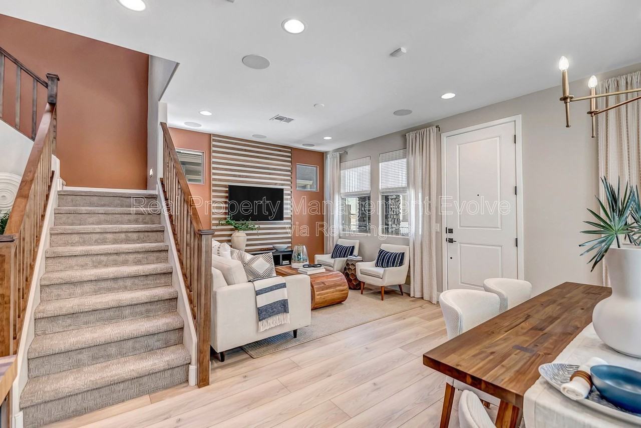 43256 N Hinoki St - Photo 3 of 12
