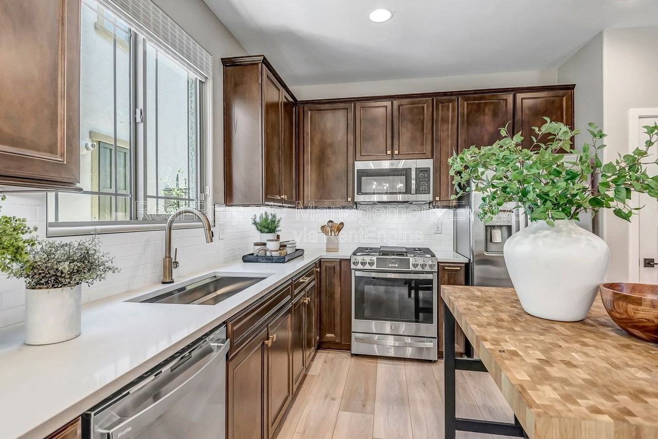 43256 N Hinoki St - Photo 4 of 12