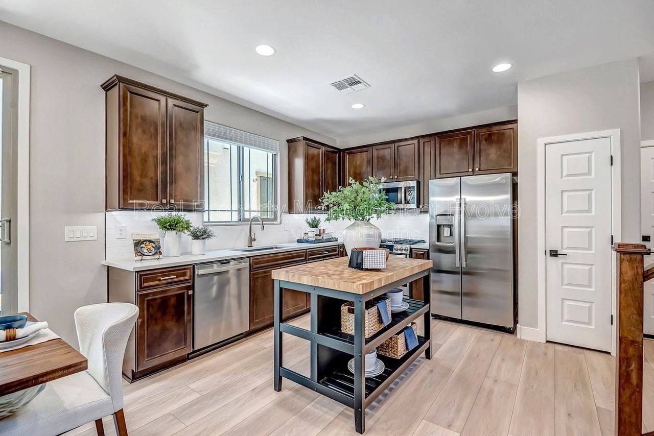 43256 N Hinoki St - Photo 5 of 12