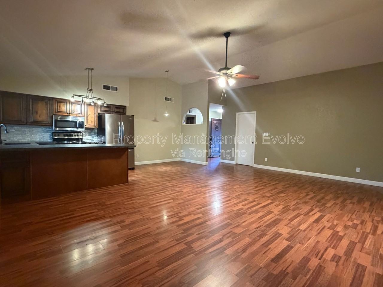 16645 N 34th Dr - Photo 4 of 29