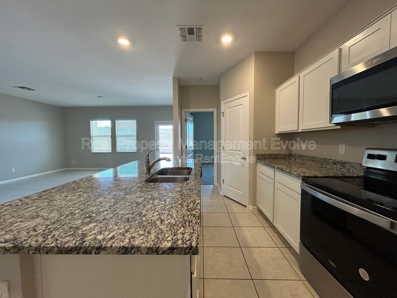 6551 W Magdalena Ln - Photo 5 of 33
