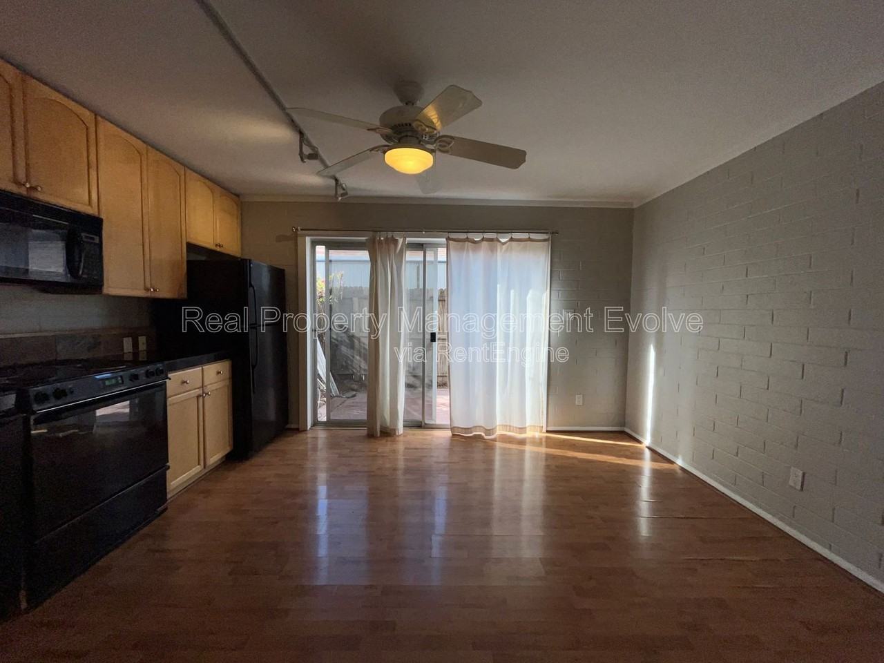 3637 E Monterosa St #7 - Photo 4 of 19