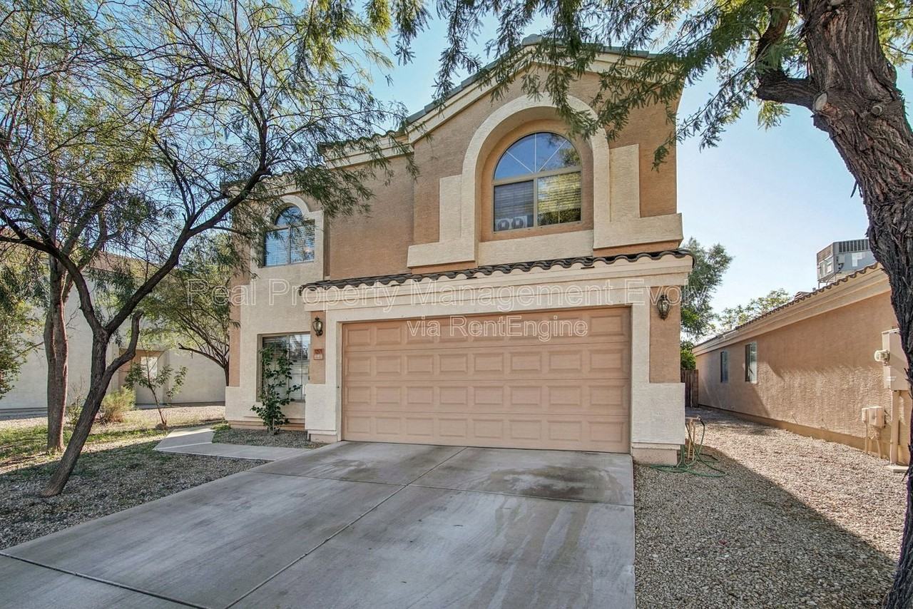 12571 W Mauna Loa Ln - Photo 2 of 38