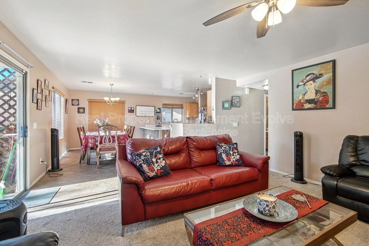 12571 W Mauna Loa Ln - Photo 7 of 38