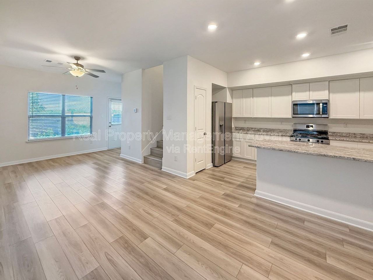 303 Stone Ct - Photo 3 of 12