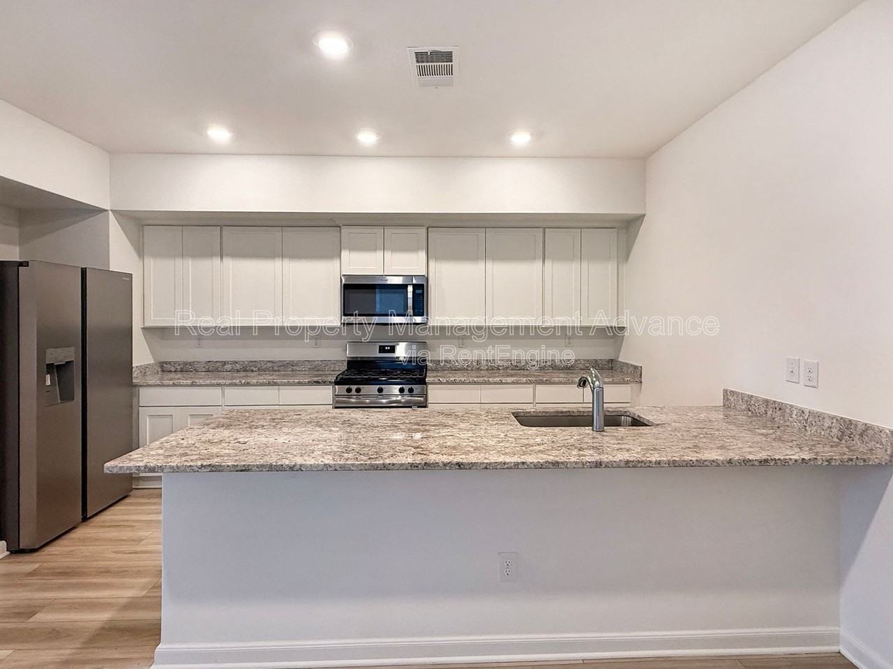 303 Stone Ct - Photo 6 of 12