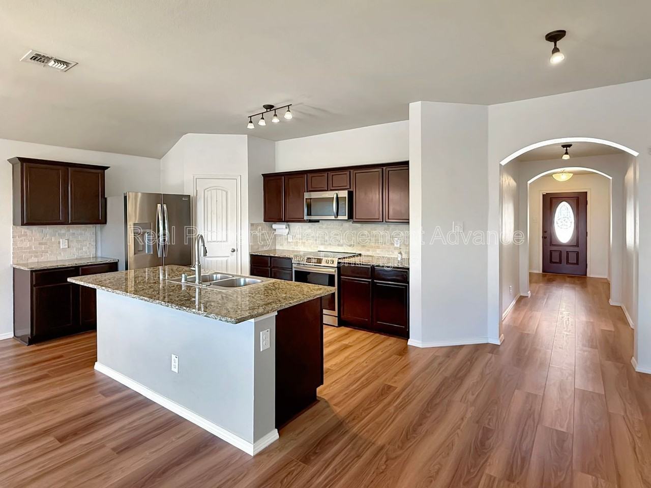 1305 Savannah Ridge Dr - Photo 5 of 17