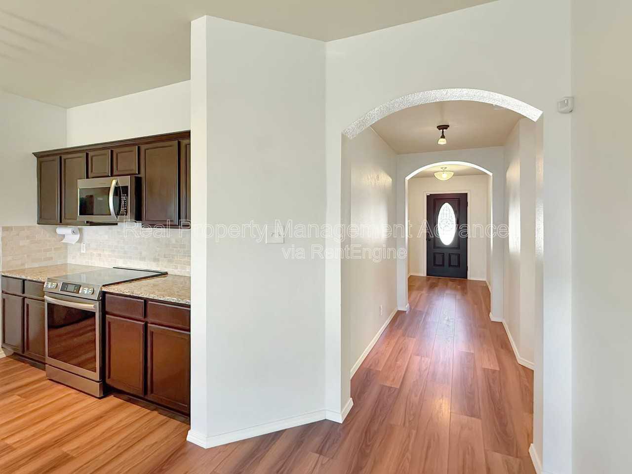 1305 Savannah Ridge Dr - Photo 7 of 17