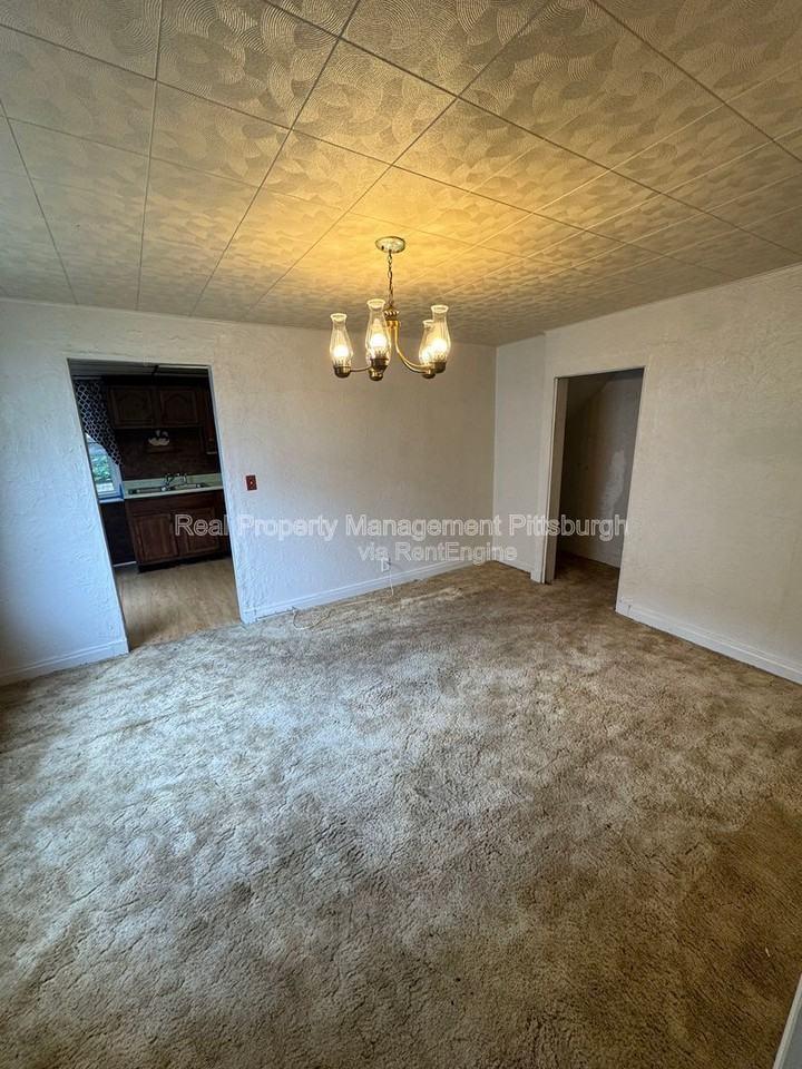 2812 Edwards Way - Photo 3 of 14