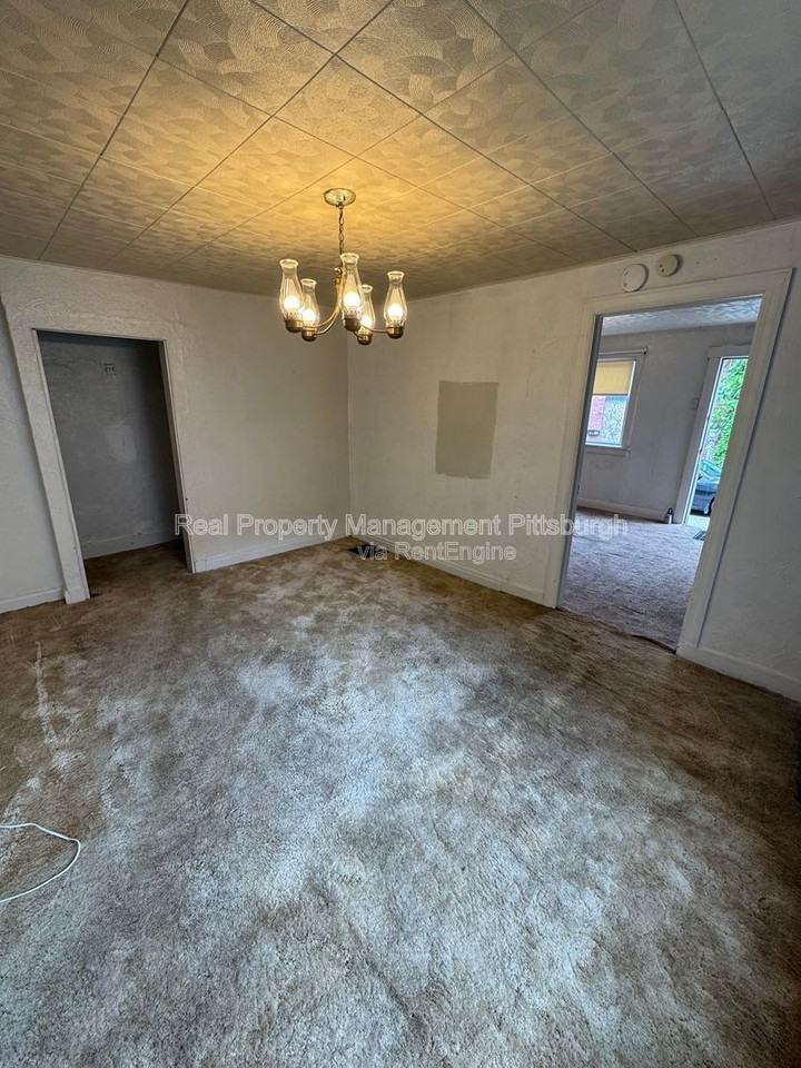 2812 Edwards Way - Photo 4 of 14