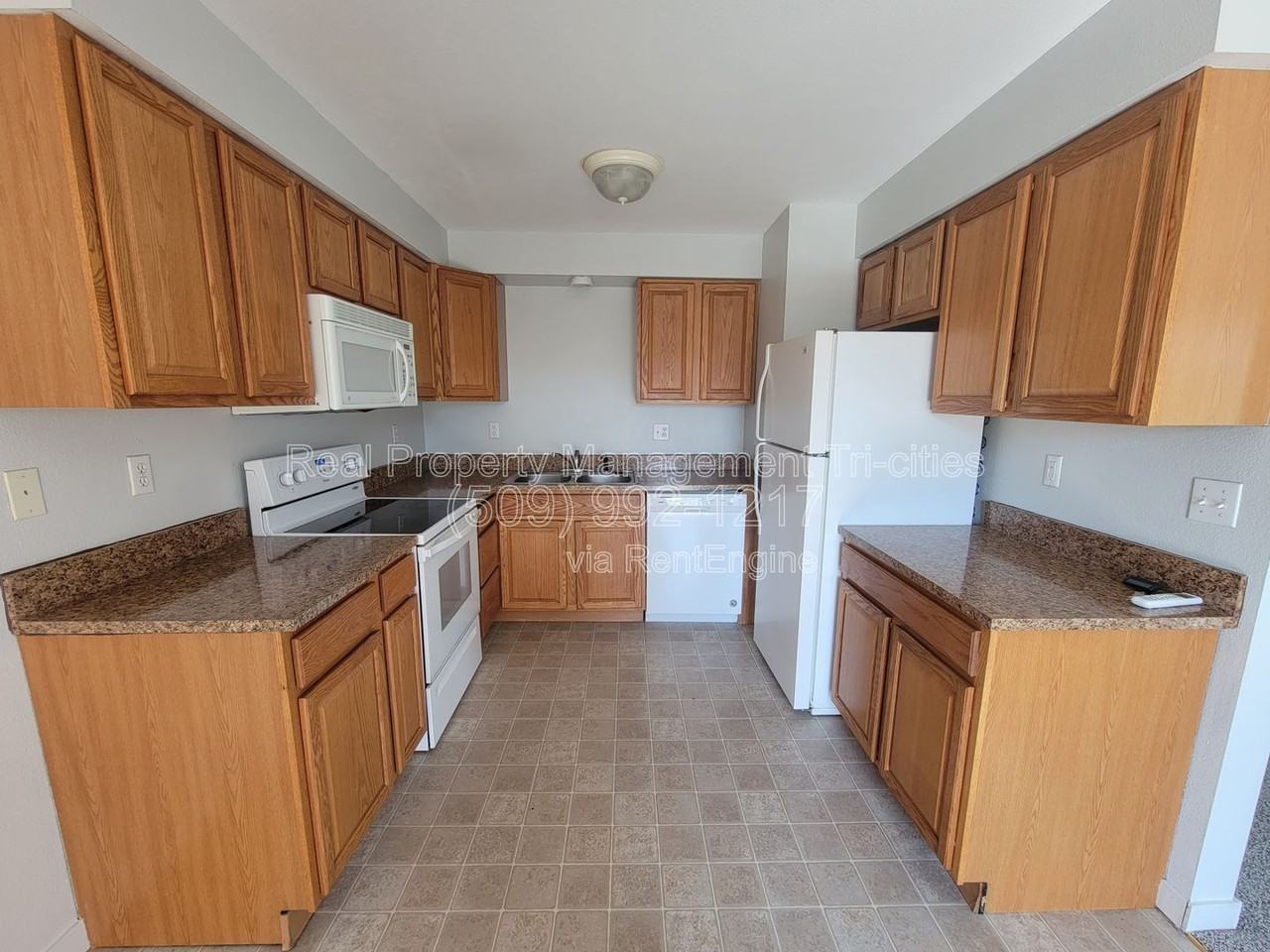 3121 W Hood Ave #I203 - Photo 4 of 9