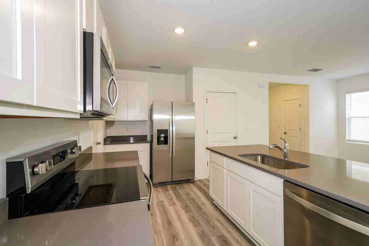 10583 Gentle Rain Dr - Photo 6 of 29