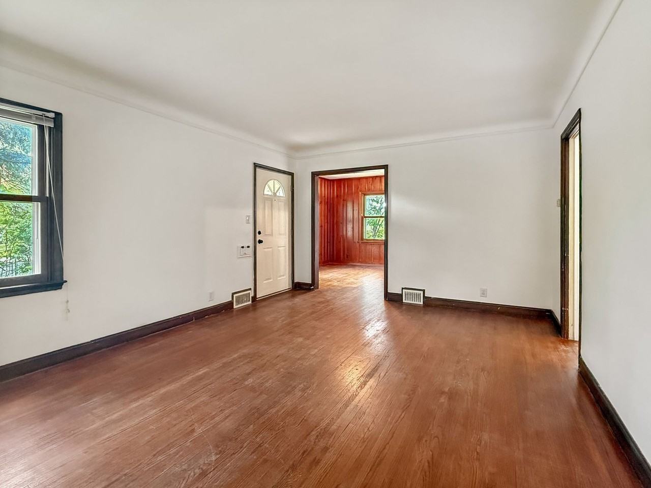 1201 E 54th St - Photo 6 of 43