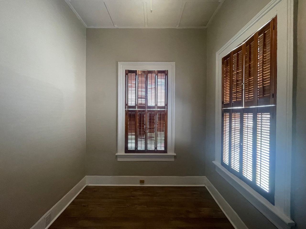 982 Magnolia St - Photo 4 of 17