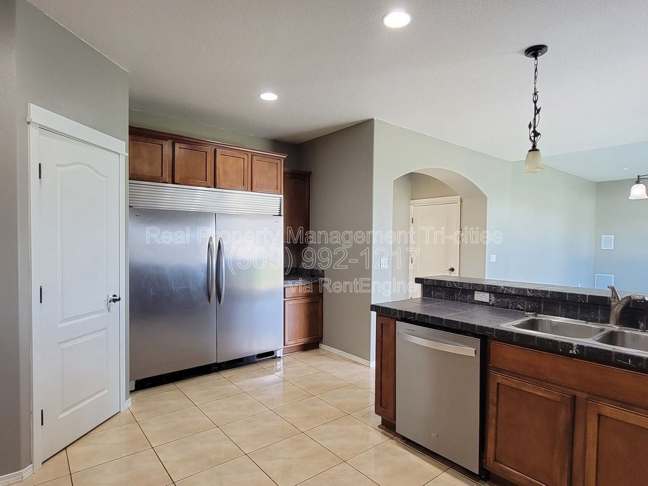 5017 Laredo Dr - Photo 7 of 21