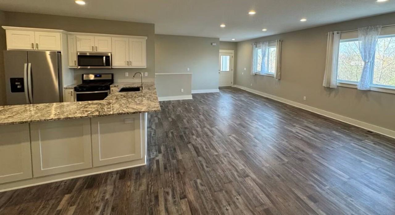 314 61st St Sw - Photo 3 of 11