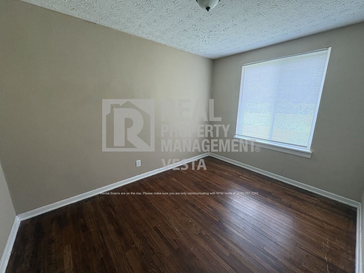 2140 Ingleside Ave #J8 - Photo 5 of 6