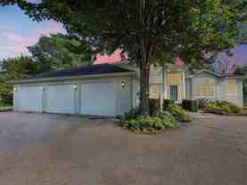 3200 Lakeside Dr - Photo 1 of 1