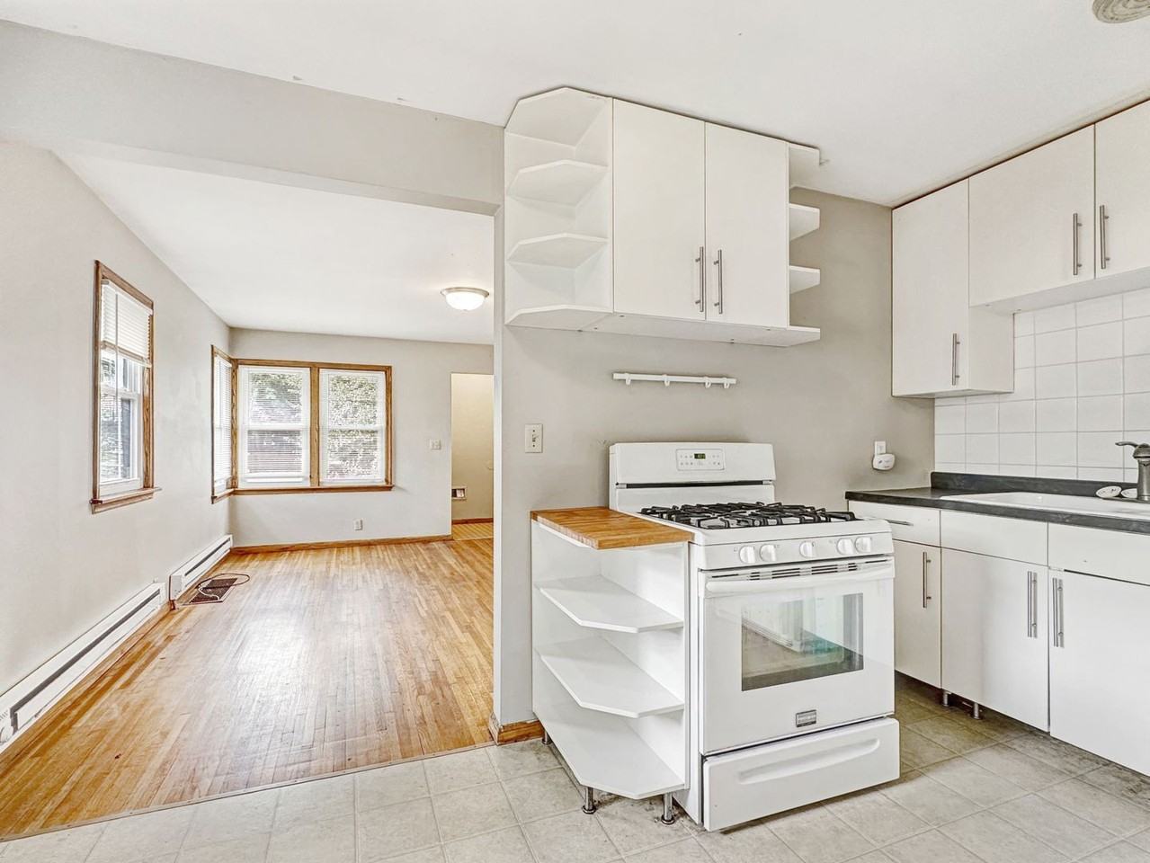 1008 16th Ave Se - Photo 5 of 17