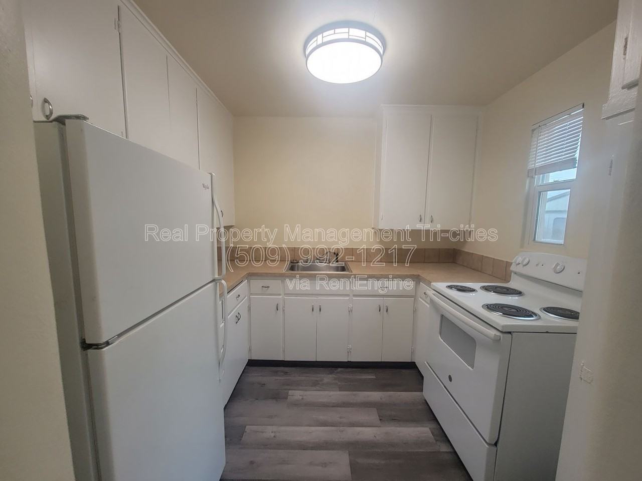 1101 W Margaret St #D - Photo 5 of 8