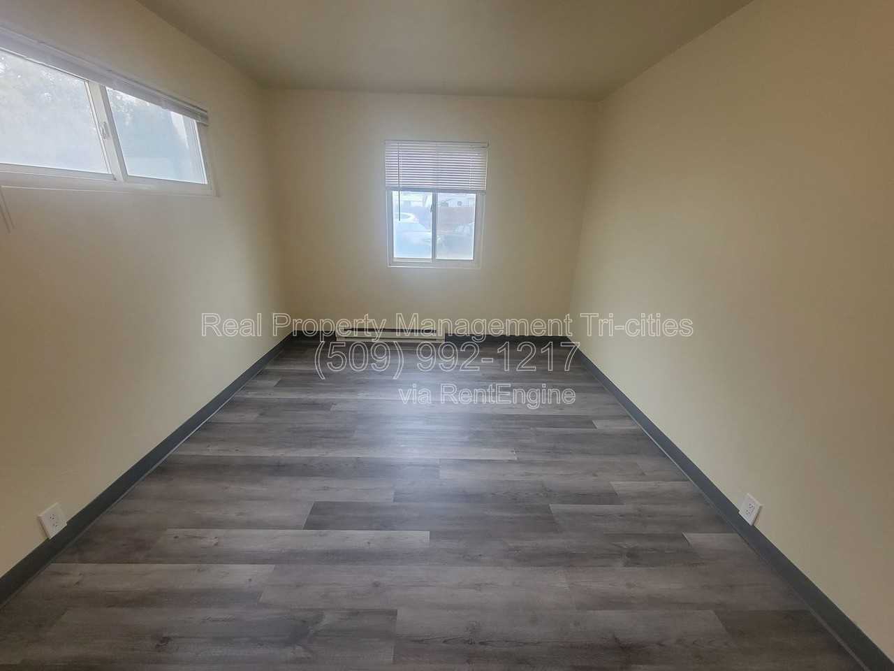 1101 W Margaret St #D - Photo 7 of 8