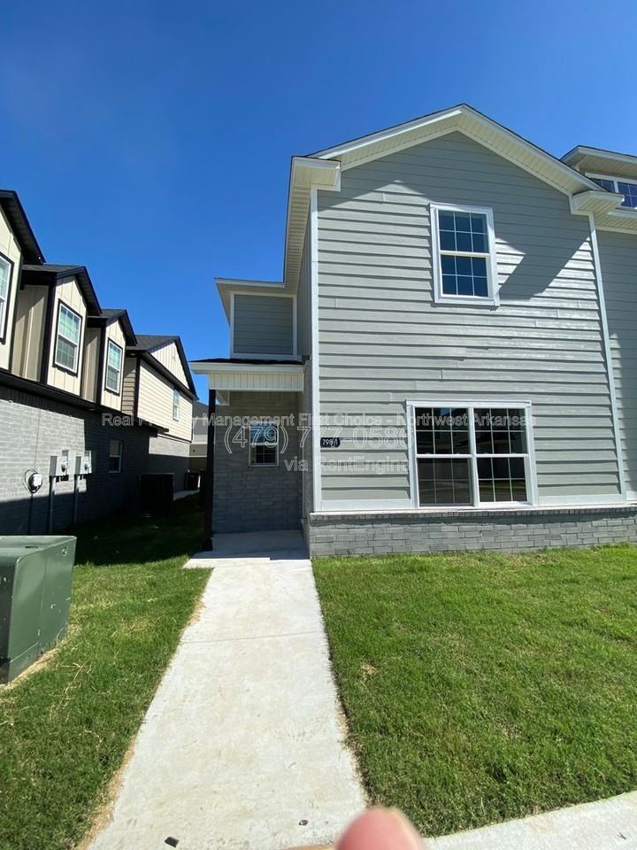 798 S Amarillo Ave #798-2 - Photo 3 of 30