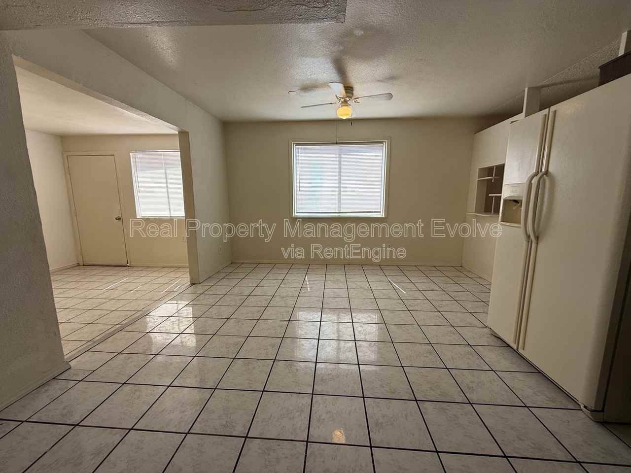 13829 N 48th Ave - Photo 7 of 27