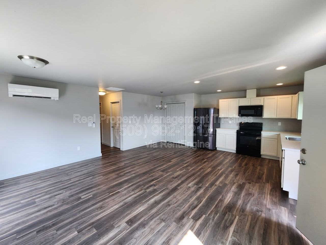 406 Dawson Ln - Photo 3 of 10