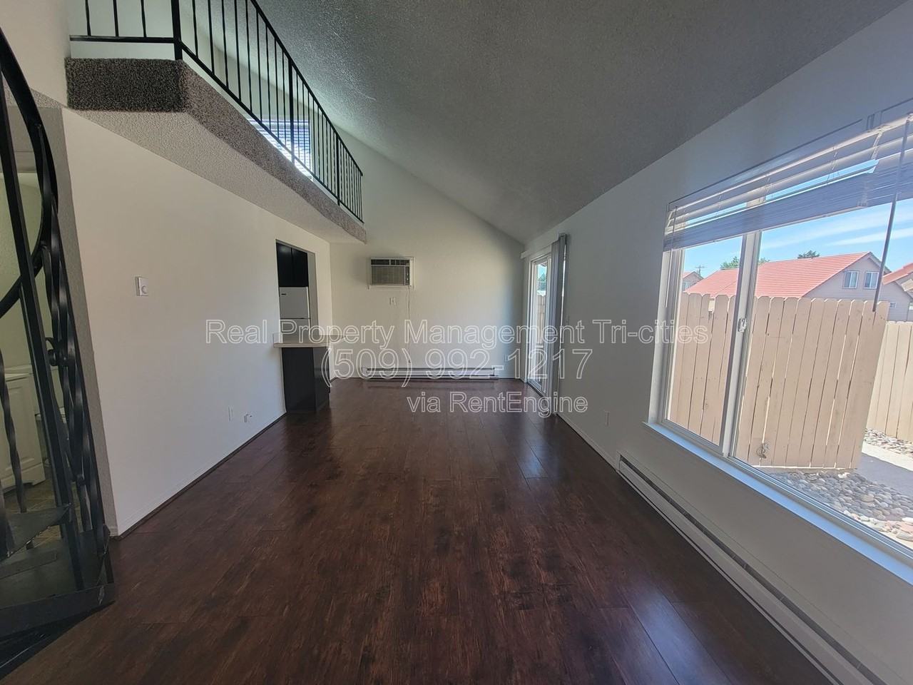 1025 W Entiat Ave #C12 - Photo 3 of 8