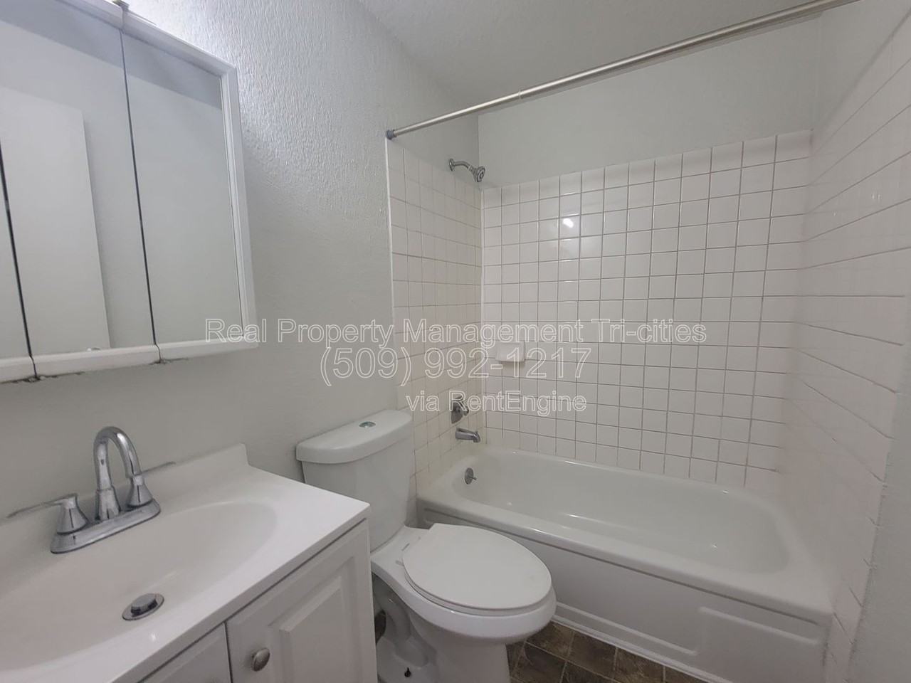 1025 W Entiat Ave #C12 - Photo 7 of 8