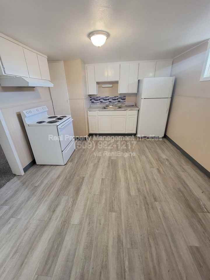508 9th St #2 - Photo 2 of 8