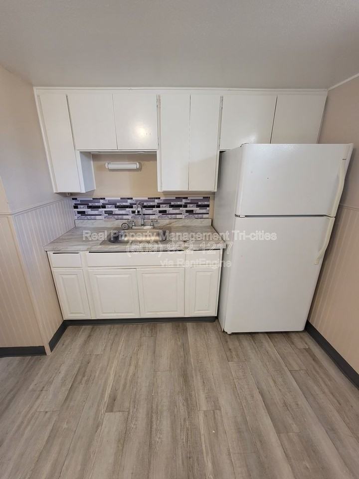 508 9th St #2 - Photo 3 of 8