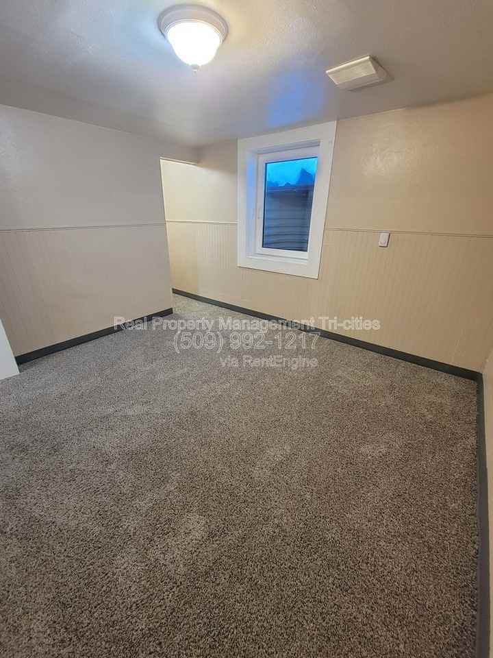 508 9th St #2 - Photo 4 of 8