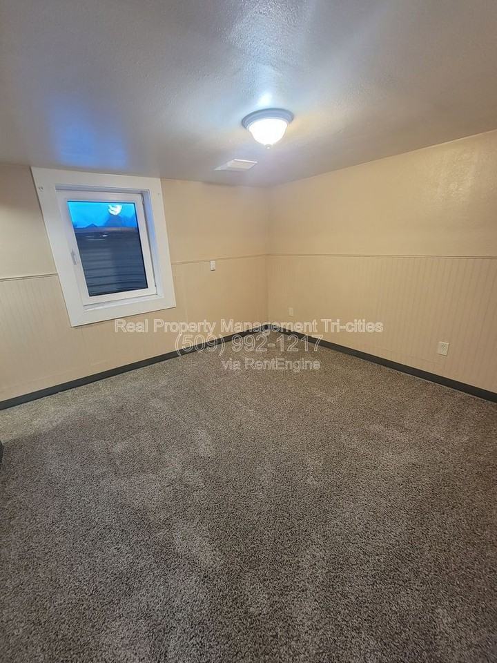 508 9th St #2 - Photo 5 of 8