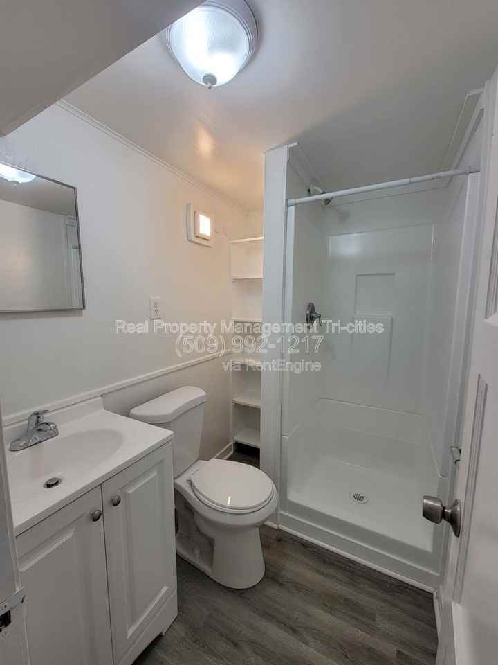 508 9th St #2 - Photo 6 of 8
