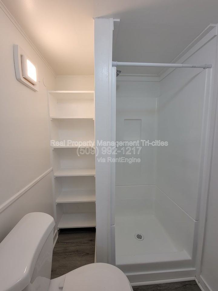 508 9th St #2 - Photo 7 of 8