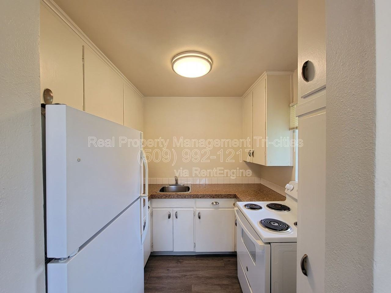 1101 W Margaret St #B - Photo 4 of 8