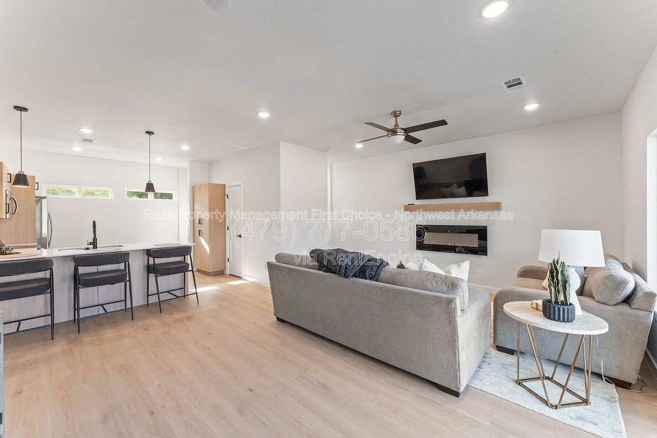 1464 W Hendon St #103 - Photo 6 of 20