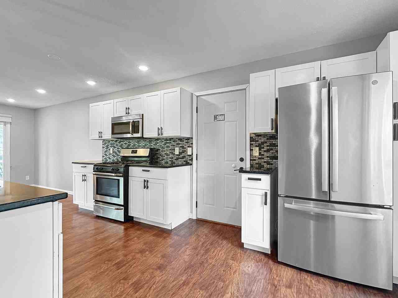2814 Woodridge Ln - Photo 5 of 20