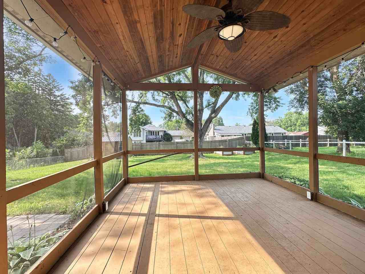 2814 Woodridge Ln - Photo 7 of 20