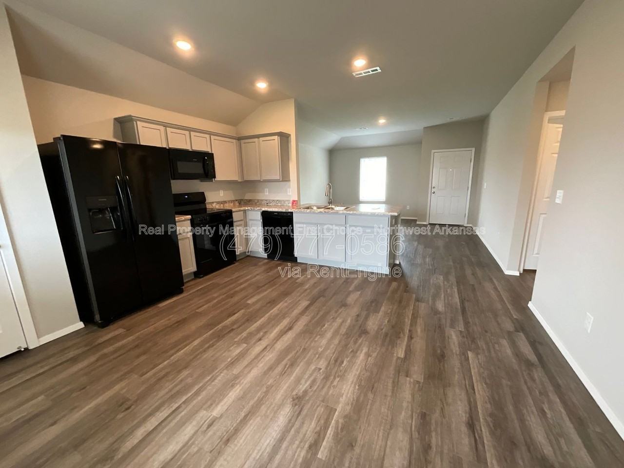 2608 S Silver St - Photo 4 of 17