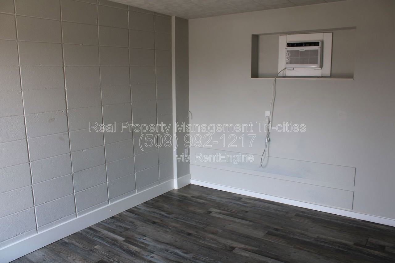 124 W Shoshone St #K - Photo 4 of 6