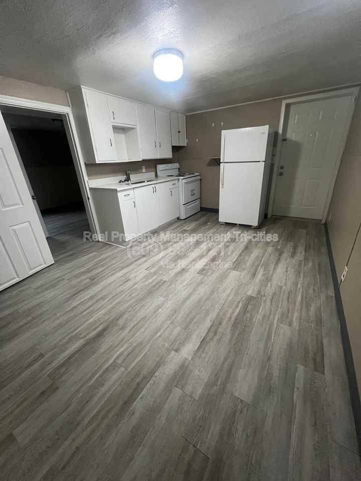 508 9th St #6 - Photo 2 of 7