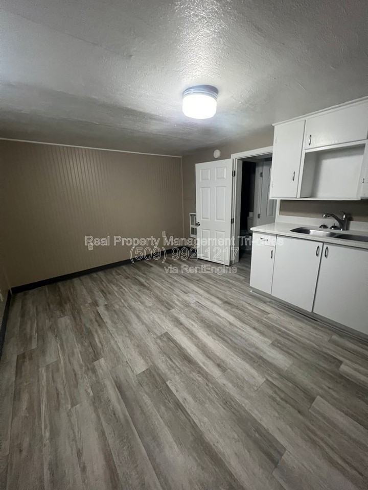 508 9th St #6 - Photo 3 of 7