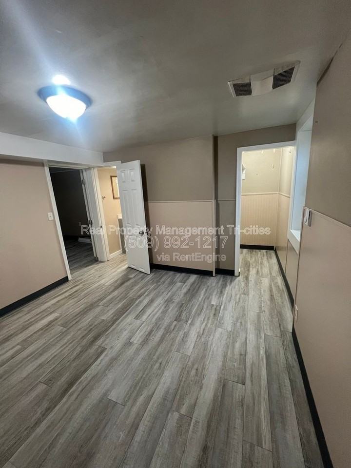 508 9th St #6 - Photo 5 of 7
